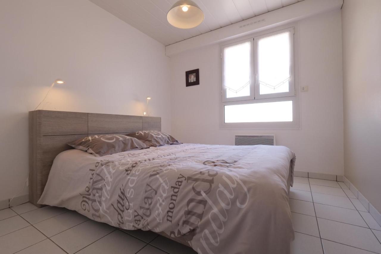 Un Appartement Sur La Marina De St-Gilles 圣吉尔-克鲁瓦德维 外观 照片