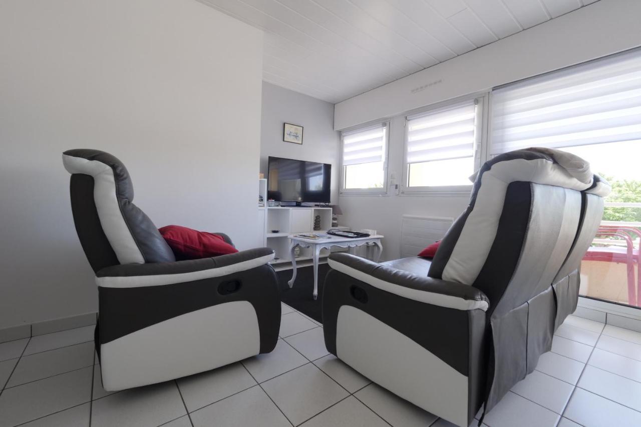 Un Appartement Sur La Marina De St-Gilles 圣吉尔-克鲁瓦德维 外观 照片