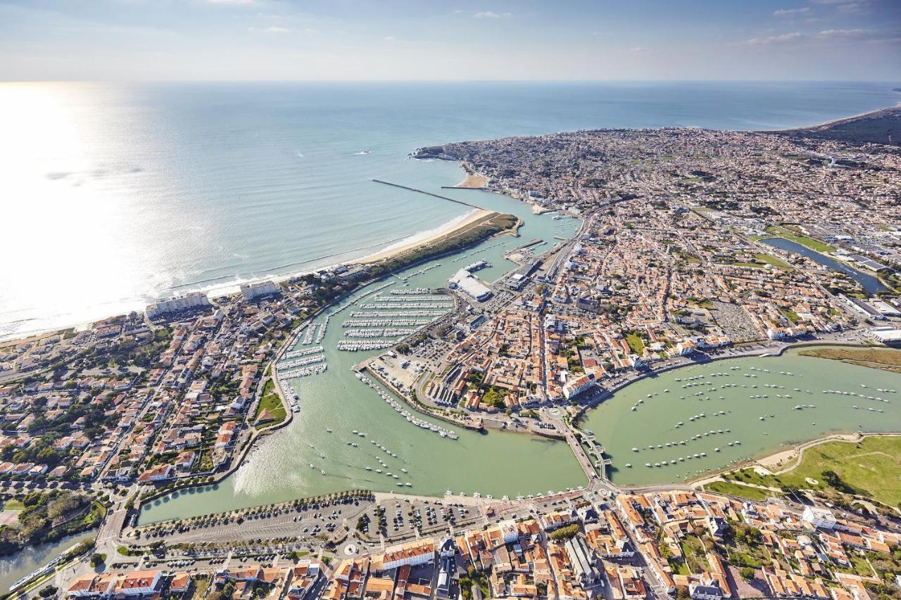 Un Appartement Sur La Marina De St-Gilles 圣吉尔-克鲁瓦德维 外观 照片