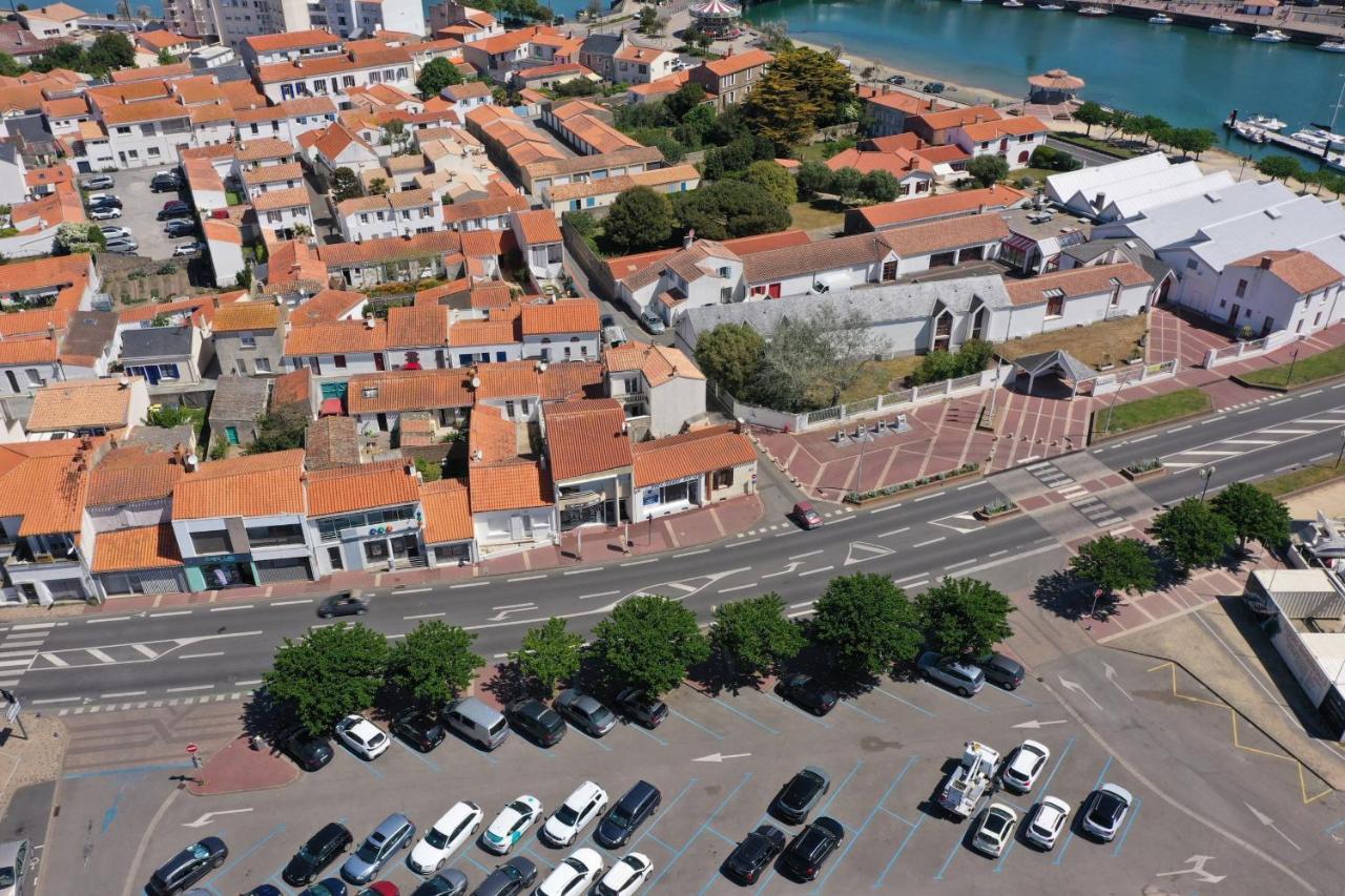 Un Appartement Sur La Marina De St-Gilles 圣吉尔-克鲁瓦德维 外观 照片